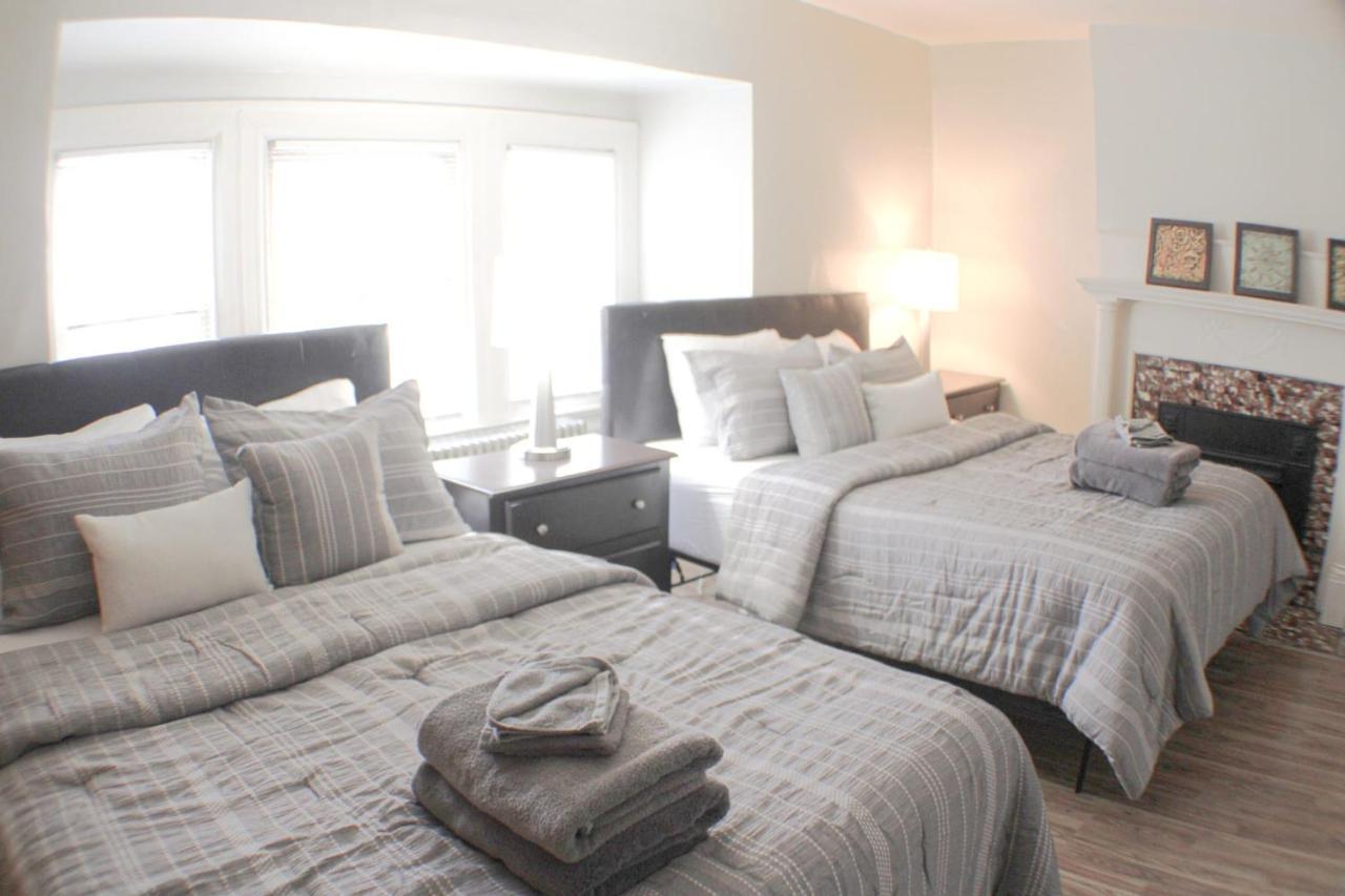 Steps Away From Hospital - 2 Queen Bed - City View 匹兹堡 外观 照片